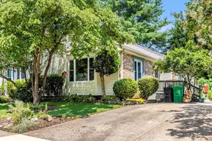 28 Pavilion Dr, Gaithersburg, MD 20878 - Photo 1