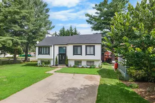 30 Pavilion Dr, Gaithersburg, MD 20878 - Photo 1