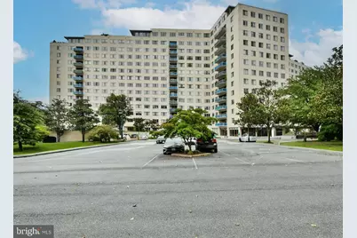 10201 Grosvenor Place #1618, Rockville, MD 20852 - Photo 1