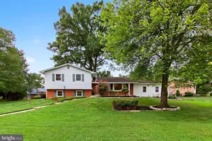 11704 Greenlane Dr, Potomac, MD 20854 - Photo 1