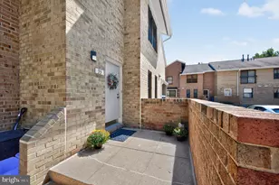 33 Dudley Ct, Bethesda, MD 20814 - Photo 1