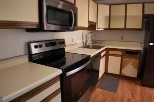 7906 Pearlbush Dr, Gaithersburg, MD 20879 - Photo 1