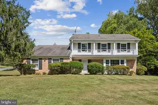 10701 Pebble Brook Ln, Potomac, MD 20854 - Photo 1