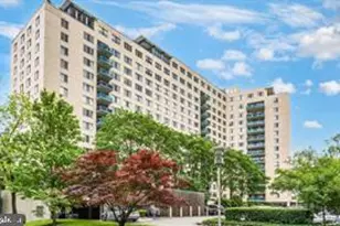 10401 Grosvenor Pl, Rockville, MD 20852 - Photo 1