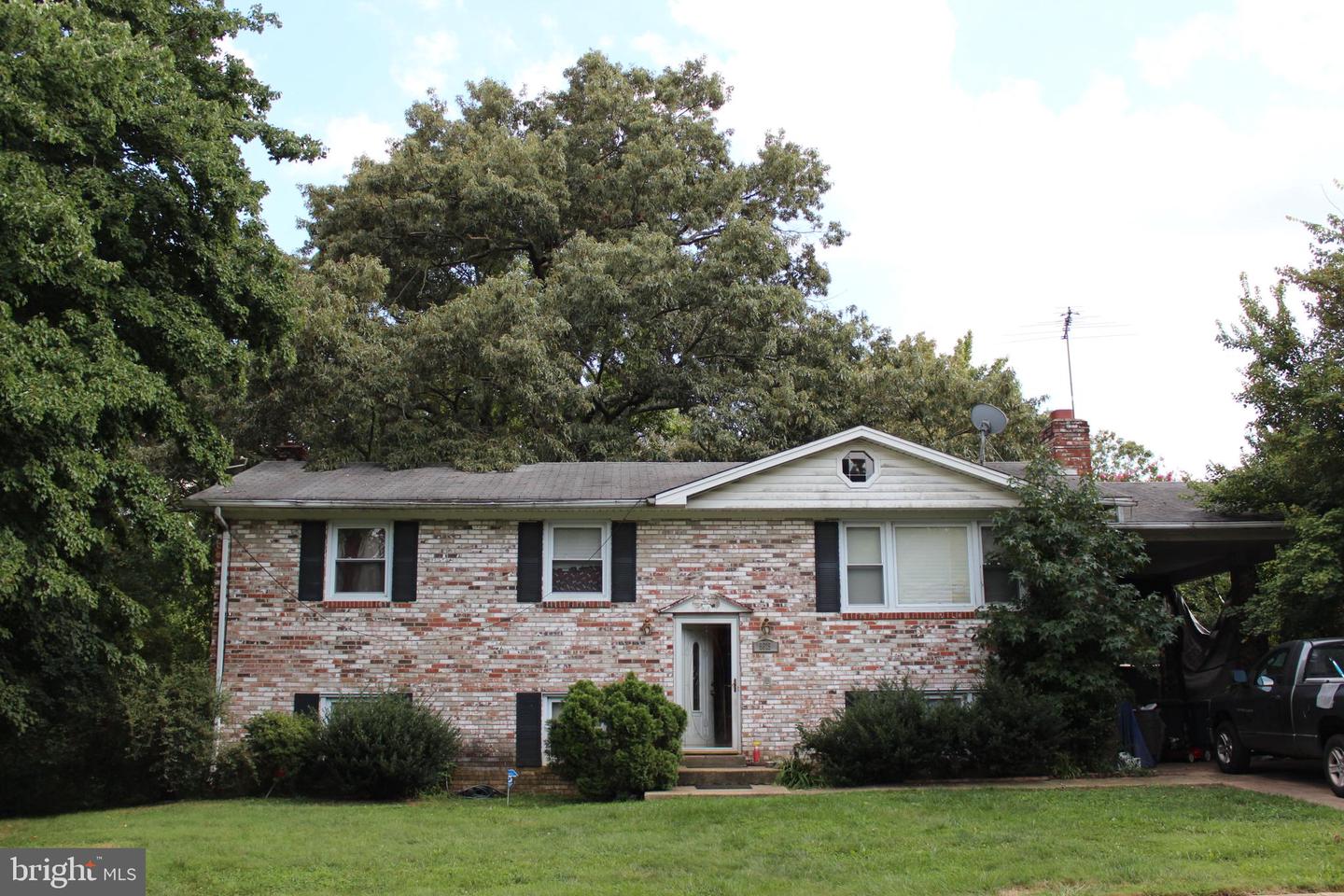 5815 Garden Dr, Clinton, MD 20735 MLS MDPG2055350 Coldwell Banker