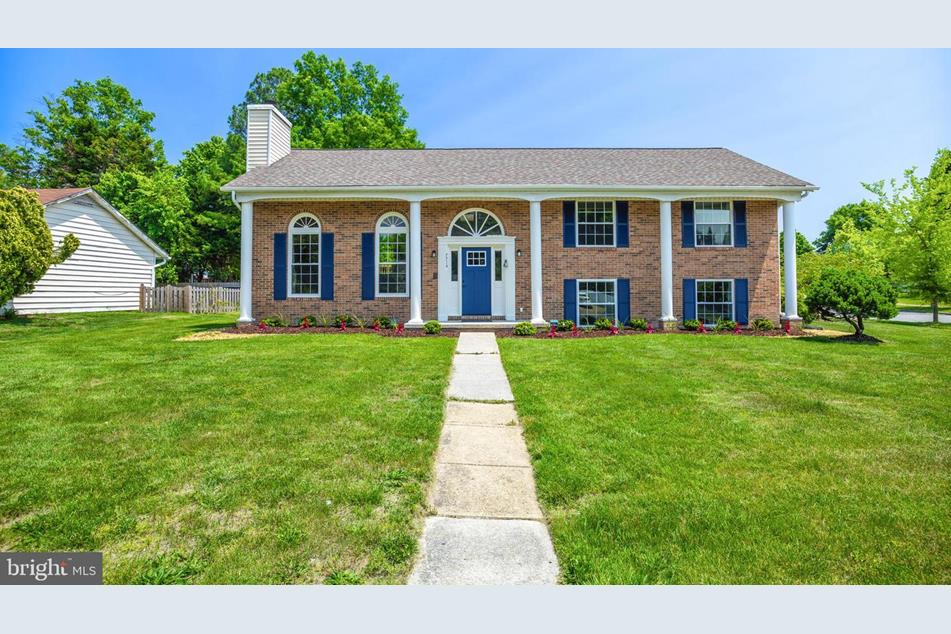 7714 Mike Shapiro Dr, Clinton, MD 20735 MLS MDPG2078992 Coldwell Banker