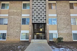 564 Wilson Bridge Dr, Oxon Hill, MD 20745 - Photo 1