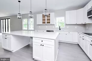 16305 Ayrwood Ln, Bowie, MD 20716 - Photo 17