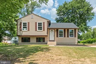 621 Castlewood Dr, Upper Marlboro, MD 20774 - Photo 1