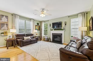 43643 Evening Primrose Ct, California, MD 20619 - Photo 1