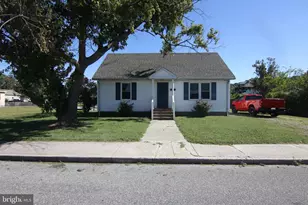113 2nd St, Crisfield, MD 21817 - Photo 1