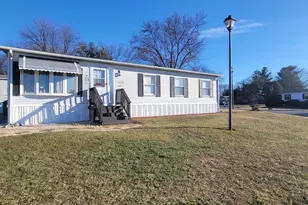 11415 Lakeside Dr, Hagerstown, MD 21740 - Photo 1