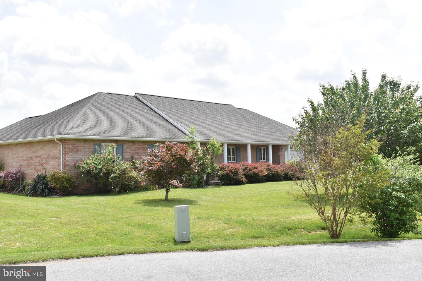 1206 Rabbit Ct, Hagerstown, MD 21740 - MLS MDWA2028268 - Coldwell Banker