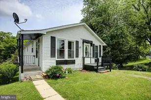 116 Fairview Dr, Hancock, MD 21750 - Photo 1