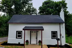 18008 Davis Ln, Boonsboro, MD 21713 - Photo 1