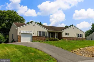 13929 Green Mountain Dr, Maugansville, MD 21767 - Photo 1