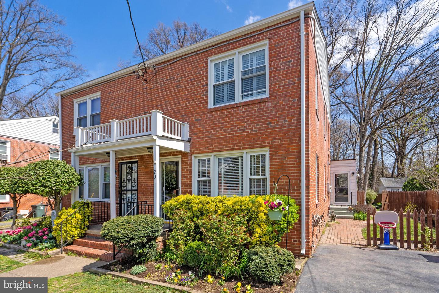 1231 S Buchanan St, Arlington, VA 22204 MLS VAAR2026694 Coldwell Banker