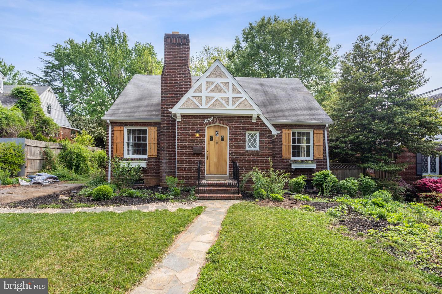 1631 N Abingdon St, Arlington, VA 22207 MLS VAAR2029974 Coldwell Banker