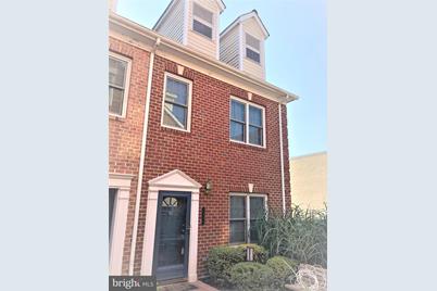 2254 S Garfield Street #12, Arlington, VA 22206 - Photo 1