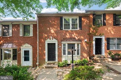 2035 S Glebe Road, Arlington, VA 22204 - Photo 1