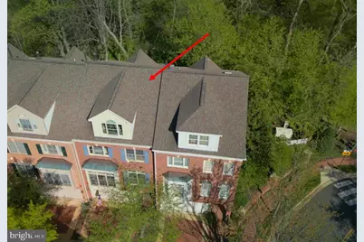 2203 N Oak Court N, Arlington, VA 22209 - Photo 1