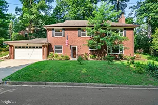 2420 N Taylor St, Arlington, VA 22207 - Photo 1