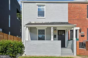 2137 S Oxford St, Arlington, VA 22204 - Photo 1