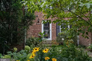 2510 S Walter Reed Dr, Arlington, VA 22206 - Photo 1