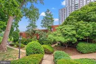1563 N Colonial Terrace, Arlington, VA 22209 - Photo 1