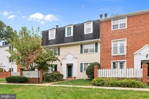 2715 S Walter Reed Dr, Arlington, VA 22206 - Photo 1