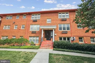 2030 N Woodrow Street N, Arlington, VA 22207 - Photo 1