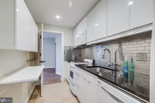 1509 N Rhodes St, Arlington, VA 22209 - Photo 1