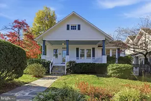 1208 S Oakcrest Rd, Arlington, VA 22202 - Photo 1