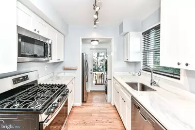 1028 S Edison St, Arlington, VA 22204 - Photo 1