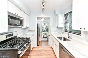 1028 S Edison St, Arlington, VA 22204 - Photo 1