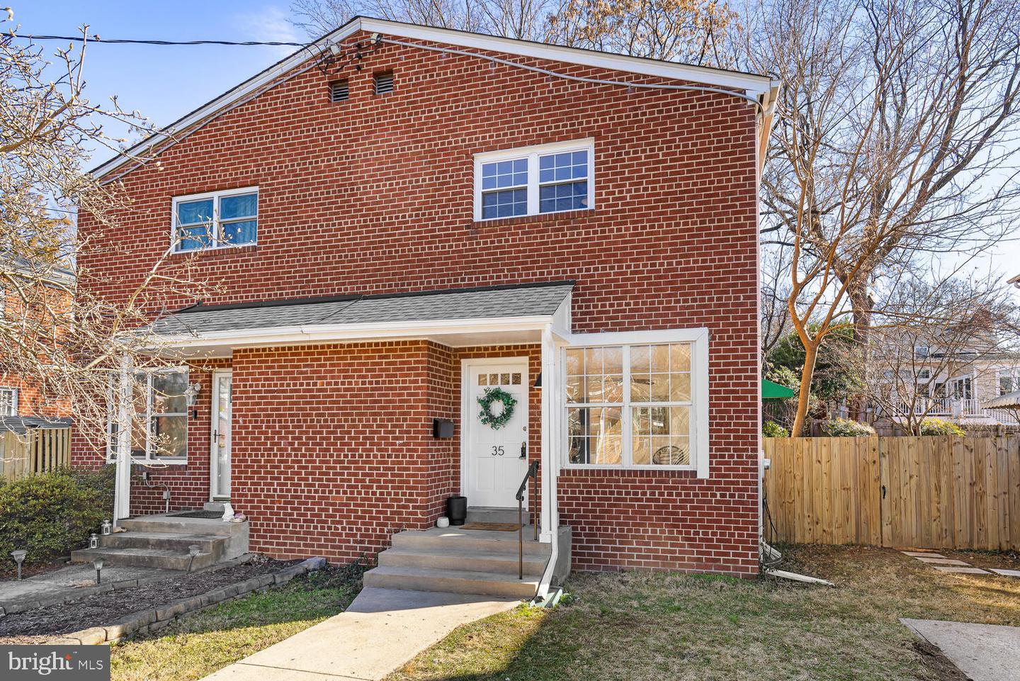 35 E Taylor Run Pkwy, Alexandria, VA 22314 MLS VAAX2020424 Coldwell