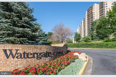 307 Yoakum Parkway #926, Alexandria, VA 22304 - Photo 1