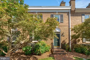 1027 N Pitt St, Alexandria, VA 22314 - Photo 1