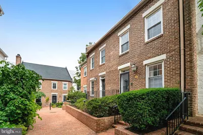 1142 N Pitt Street N, Alexandria, VA 22314 - Photo 1