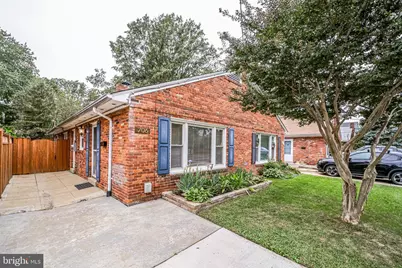 706 W Glebe Road, Alexandria, VA 22305 - Photo 1