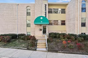 19 Canterbury Square, Alexandria, VA 22304 - Photo 1