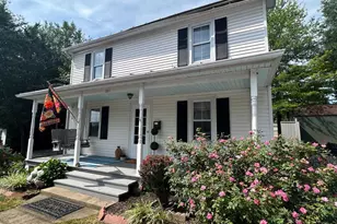 201 Walnut St, Berryville, VA 22611 - Photo 1