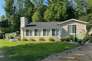 112 Spring Ln, Dunnsville, VA 22454 - Photo 1