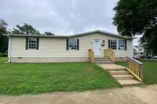 900 White St, Fredericksburg, VA 22401 - Photo 1