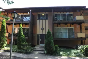 10169 Fair Woods Dr, Fairfax, VA 22030 - Photo 1