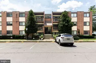 10725 W West Dr, Fairfax, VA 22030 - Photo 1