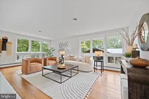 10005 Spring Lake Terrace, Fairfax, VA 22030 - Photo 1