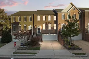 10465 Courtney Dr, Fairfax, VA 22030 - Photo 1