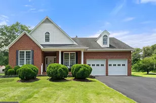 7054 Lakeview Dr, Warrenton, VA 20187 - Photo 1