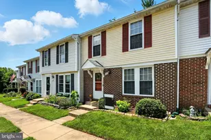 838 Oak Leaf Ct, Warrenton, VA 20186 - Photo 1